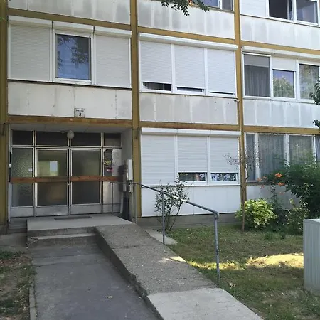 Apartament Mikes *